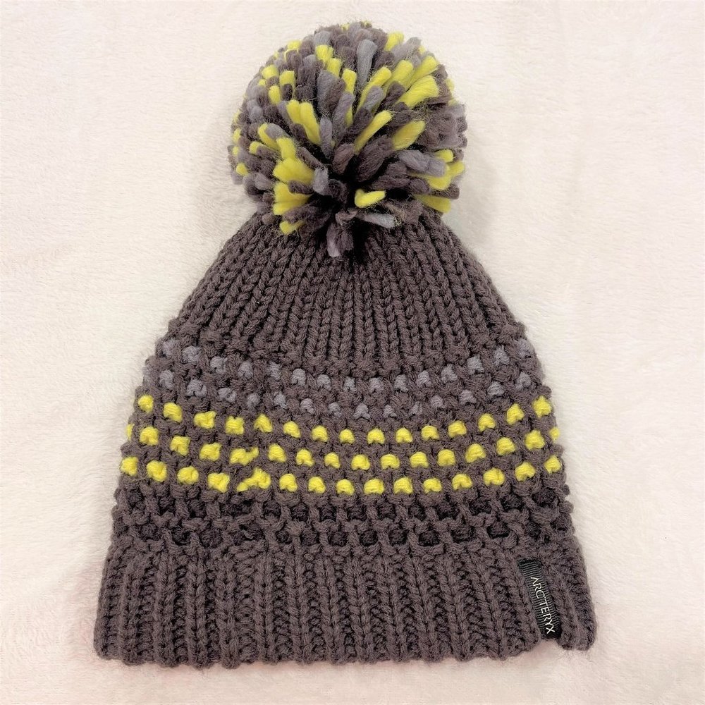 Arcteryx Chunky Beanie Hat Grey Bright Green Ski Snowboard Unisex Pom Pom